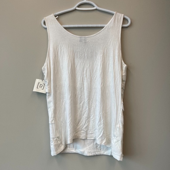 🎀3/$30 NWT Relativity white ruffle top - Picture 4 of 5
